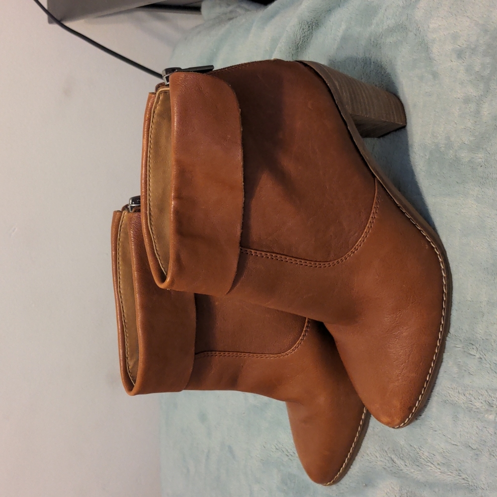 Lucky brand brown leather booties with 3" tan heels, size 7. New with the tags.